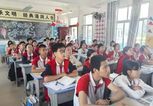 从常识传授到心灵陪同一堂堂生动的课程一次次温暖的互动